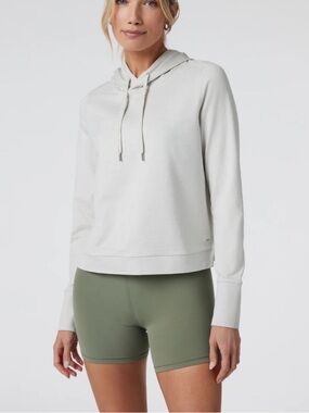 VUORI Women's Halo Essential Hoodie Salt Heather